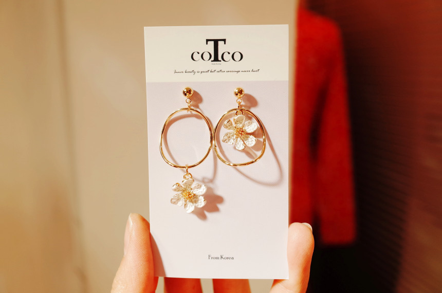 <b><p>daisy Unknown ring ear</p></b><b><p>デイジー オンバル リング イヤ</p></b><br /><br /><p align='center'>