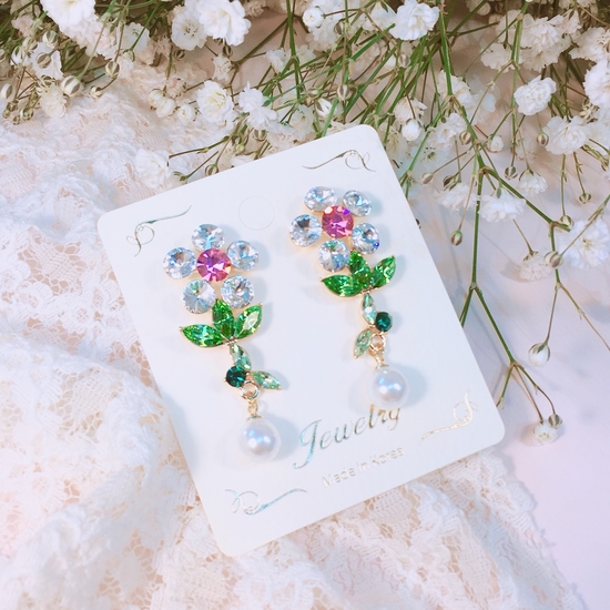 <b><p>Peer Flow Cubic Earring Good pot cycle Bl-bl</p></b><b><p>咲く 花 キュービックピアス ポイントサイクル良い ケバケバした ユニークアクセサリー</p></b><br /><br /><p align='center'>