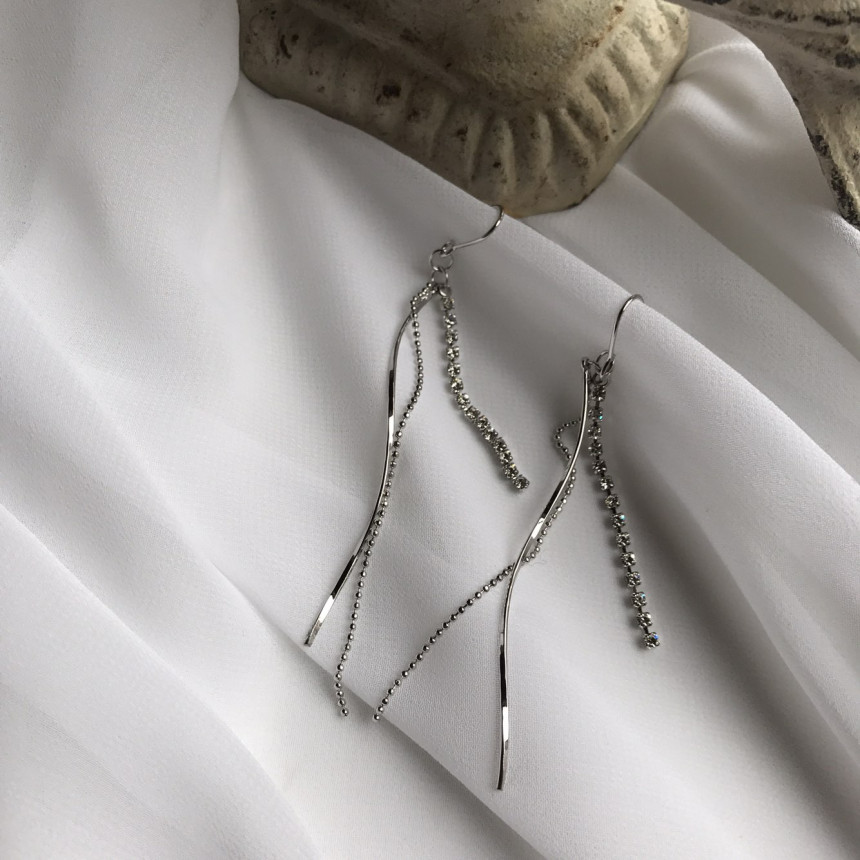 <b><p>Possible eaves Crow Cubic Dp Earrings Lo</p></b><b><p>グィチ可能 クローズ キュービック ウェーブ ドロップイヤリング ロが モダン 女性らしい</p></b><br /><br /><p align='center'>