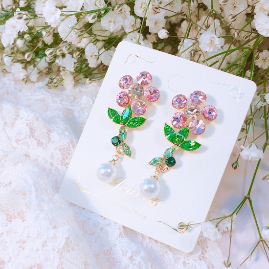 <b><p>Peer Flow Cubic Earring Good pot cycle Bl-bl</p></b><b><p>咲く 花 キュービックピアス ポイントサイクル良い ケバケバした ユニークアクセサリー</p></b><br /><br /><p align='center'>