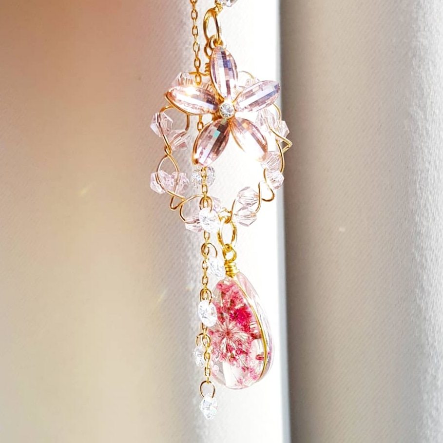 <b><p>Cometti self-producon Flowers Chry Bss earring</p></b><b><p>コメットティー 自主制作 生花 桜 イヤリング</p></b><br /><br /><p align='center'>