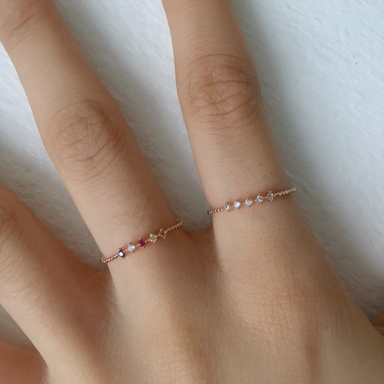 <b><p>Aurora Ring 2 set Dunsan-do accessies Hodae</p></b><b><p>オーロラリング 2つの セット 屯山洞アクセサリー 弘大 重ね着 有色 きれいな</p></b><br /><br /><p align='center'>