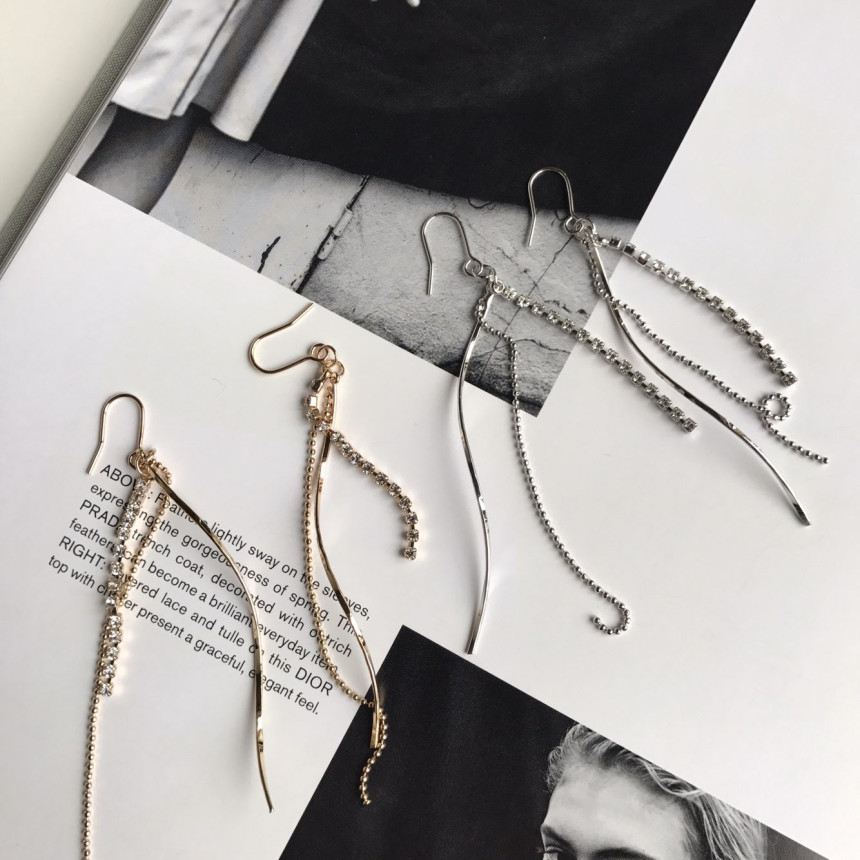 <b><p>Possible eaves Crow Cubic Dp Earrings Lo</p></b><b><p>グィチ可能 クローズ キュービック ウェーブ ドロップイヤリング ロが モダン 女性らしい</p></b><br /><br /><p align='center'>