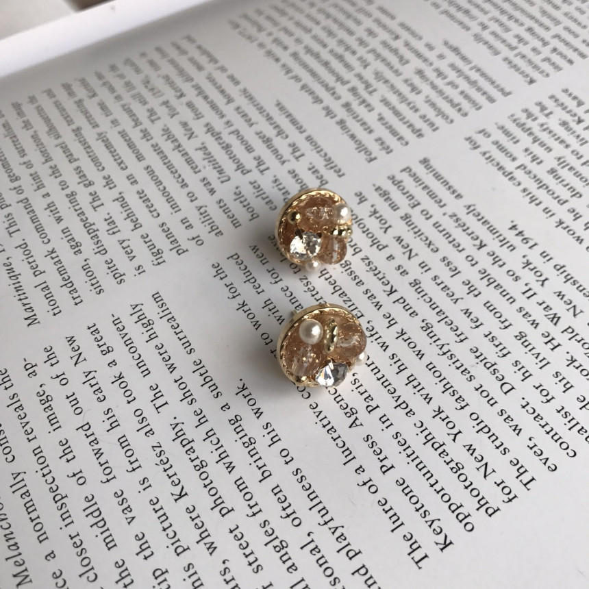 <b><p>Mourning papaw Stone cubic simple Daily Earrs</p></b><b><p>無排 ポポ 宝石用原石のキュービック シンプル デイリーピアス 3色 フェミニンコーディネート</p></b><br /><br /><p align='center'>