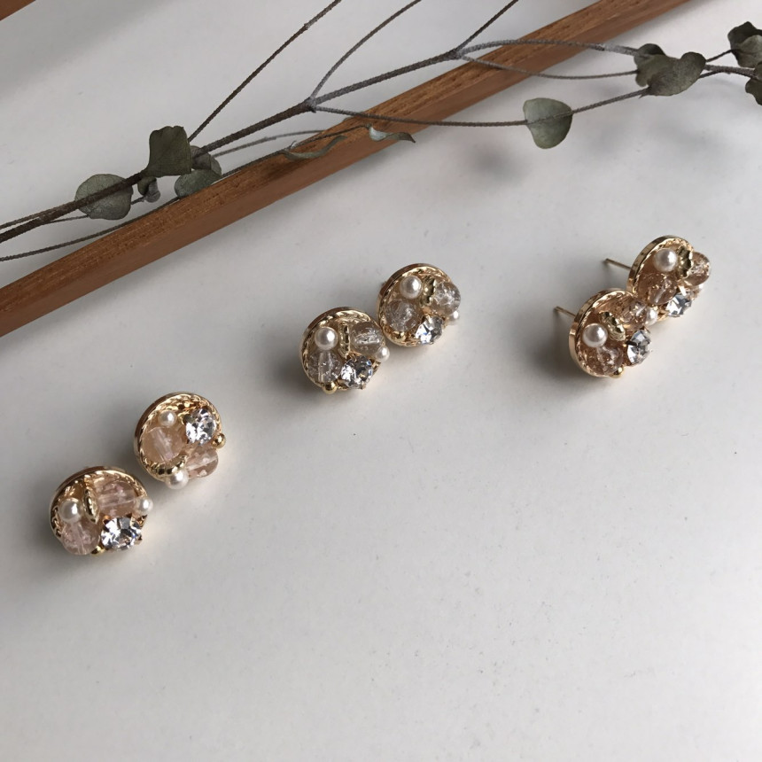 <b><p>Mourning papaw Stone cubic simple Daily Earrs</p></b><b><p>無排 ポポ 宝石用原石のキュービック シンプル デイリーピアス 3色 フェミニンコーディネート</p></b><br /><br /><p align='center'>