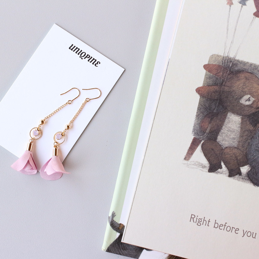 <b><p>The Feminine style Puri Lilac scent Flower</p></b><b><p>ヨリヨリ フェミニン スタイル 清純な ライラックの香り 花のイヤリング フラワー</p></b><br /><br /><p align='center'>