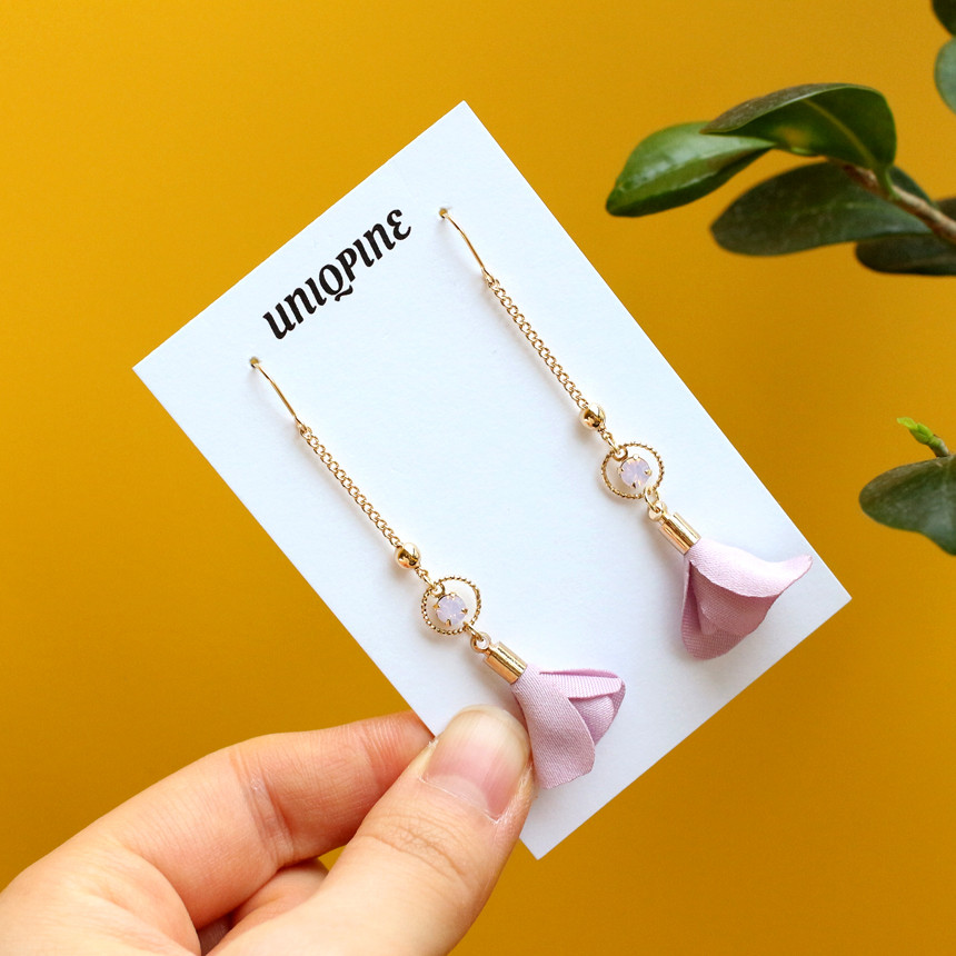 <b><p>The Feminine style Puri Lilac scent Flower</p></b><b><p>ヨリヨリ フェミニン スタイル 清純な ライラックの香り 花のイヤリング フラワー</p></b><br /><br /><p align='center'>