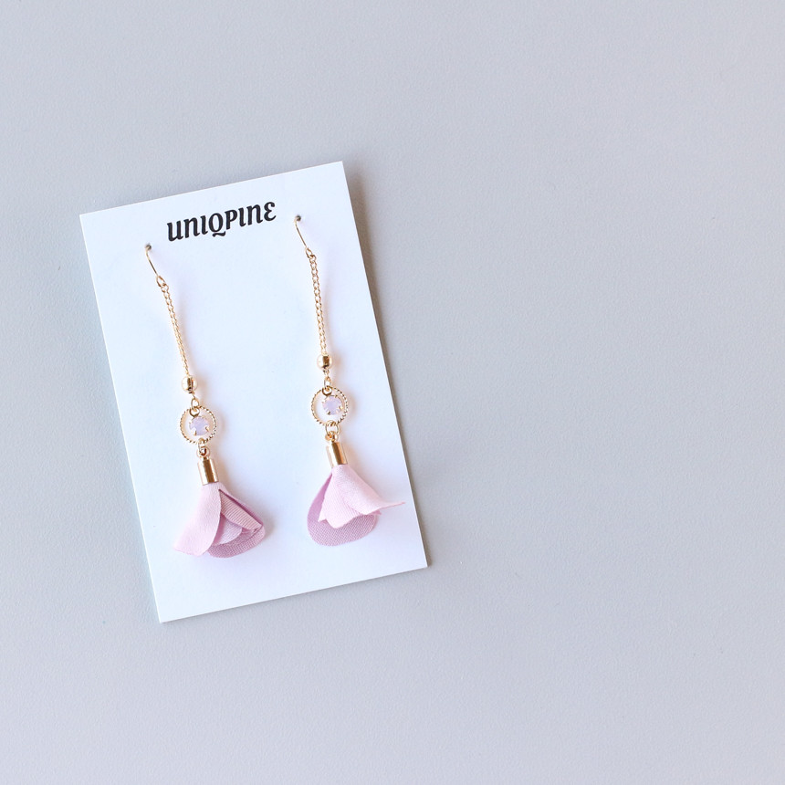 <b><p>The Feminine style Puri Lilac scent Flower</p></b><b><p>ヨリヨリ フェミニン スタイル 清純な ライラックの香り 花のイヤリング フラワー</p></b><br /><br /><p align='center'>