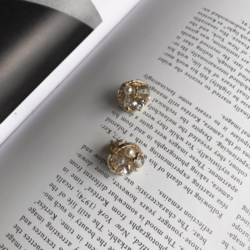 <b><p>Mourning papaw Stone cubic simple Daily Earrs</p></b><b><p>無排 ポポ 宝石用原石のキュービック シンプル デイリーピアス 3色 フェミニンコーディネート</p></b><br /><br /><p align='center'>