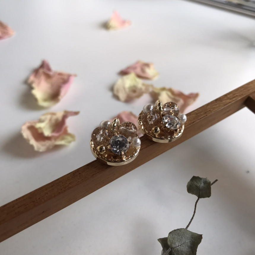 <b><p>Mourning papaw Stone cubic simple Daily Earrs</p></b><b><p>無排 ポポ 宝石用原石のキュービック シンプル デイリーピアス 3色 フェミニンコーディネート</p></b><br /><br /><p align='center'>