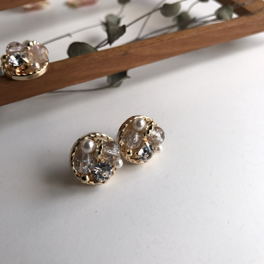 <b><p>Mourning papaw Stone cubic simple Daily Earrs</p></b><b><p>無排 ポポ 宝石用原石のキュービック シンプル デイリーピアス 3色 フェミニンコーディネート</p></b><br /><br /><p align='center'>