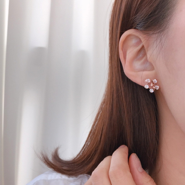 <b><p>daily flower Cubic Drop earring 14pcs set</p></b><b><p>デイリー フラワー キュービック ドロップ イヤリング 14個 セット 2 スタイル</p></b><br /><br /><p align='center'>