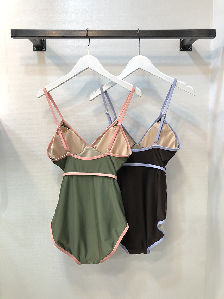 <b><p>Color line piece swimsuit Resnt Look sm Sple</p></b><b><p>配色 ライン ワンピース 水着 弾力性のある 薄い見える シンプルなパターン ユニーク</p></b><br /><br /><p align='center'>