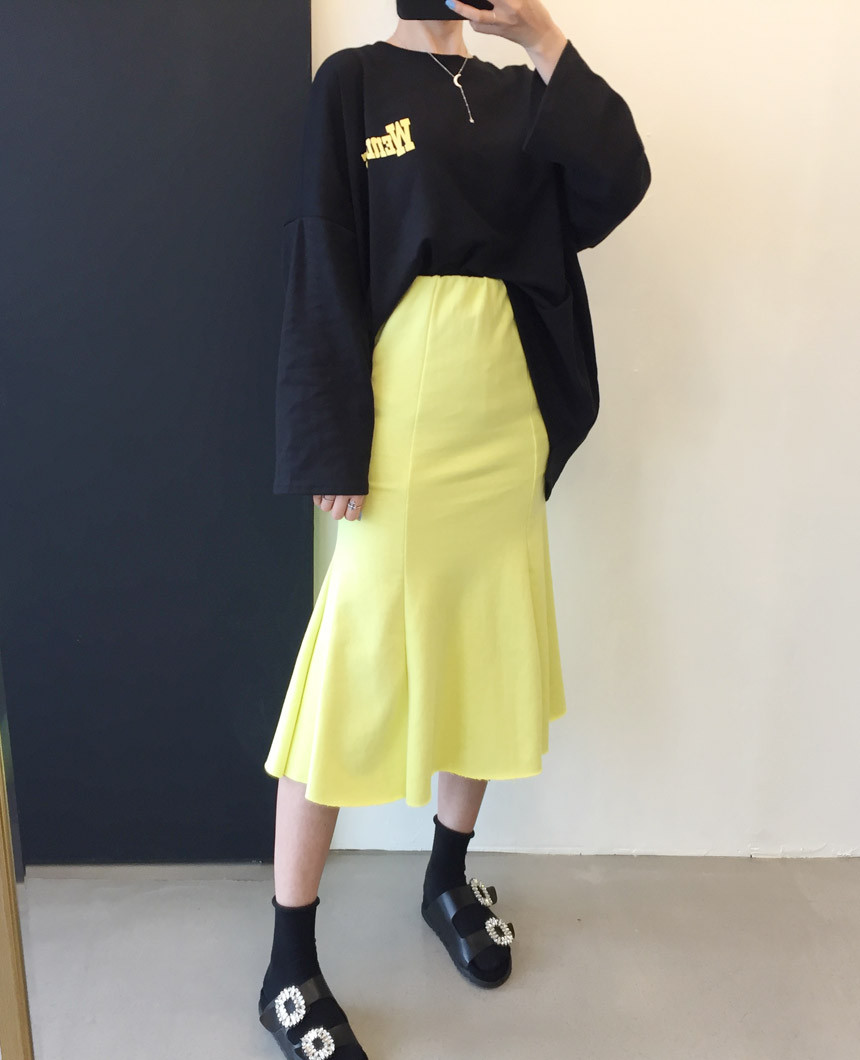 <b><p>Wendy Boxed T-shirt 4color Printing Roulette</p></b><b><p>ウェンディ ボックスTシャツ 4色 印刷 ルーズフィット チュリ 女性長袖 オ・バフェ</p></b><br /><br /><p align='center'>