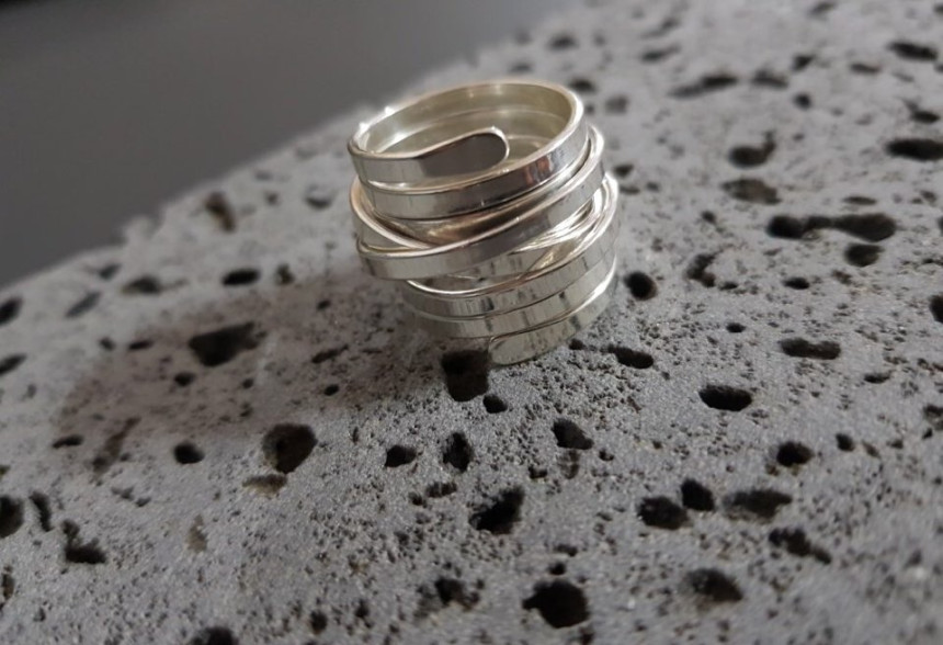 <b><p>Silver 925 Cyclone ring with 8 lis 13,15</p></b><b><p>シルバー925 竜巻8行リング 13,15号 即日発送 アンティーク ファッショナブルなファッション</p></b><br /><br /><p align='center'>