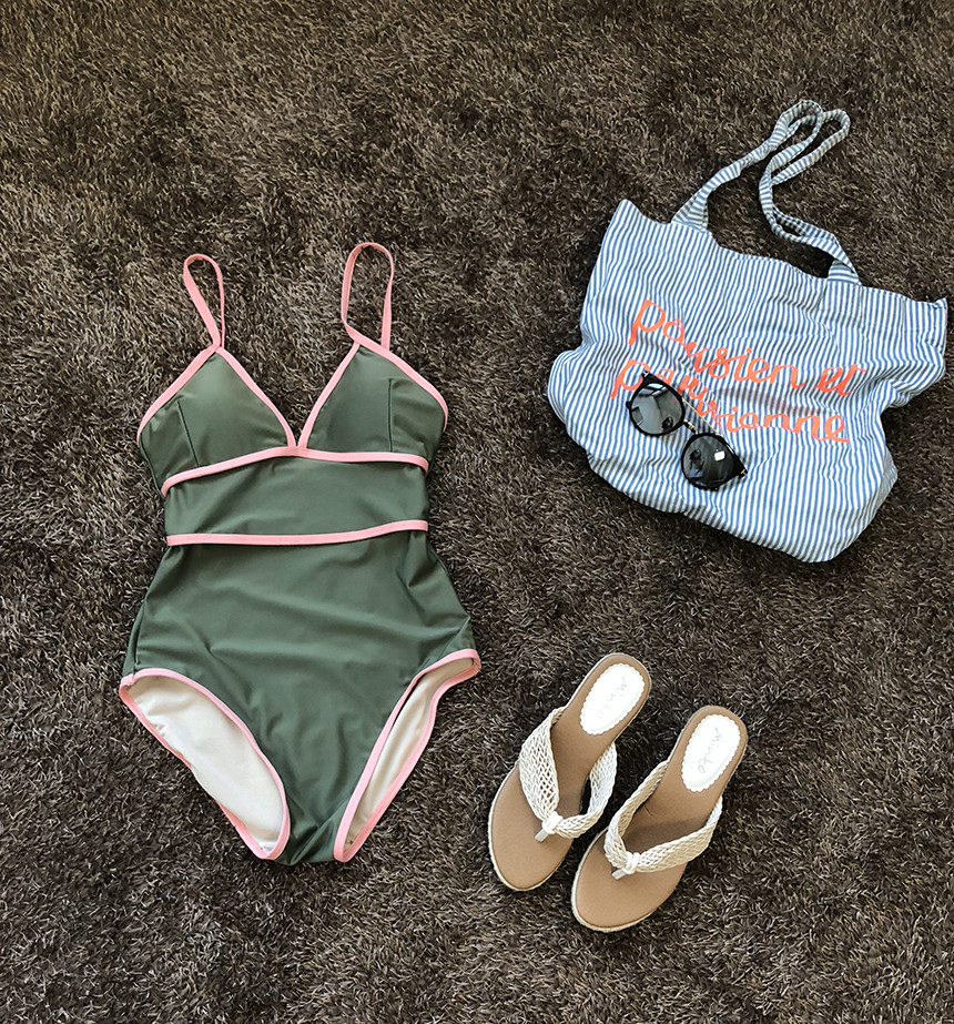 <b><p>Color line piece swimsuit Resnt Look sm Sple</p></b><b><p>配色 ライン ワンピース 水着 弾力性のある 薄い見える シンプルなパターン ユニーク</p></b><br /><br /><p align='center'>