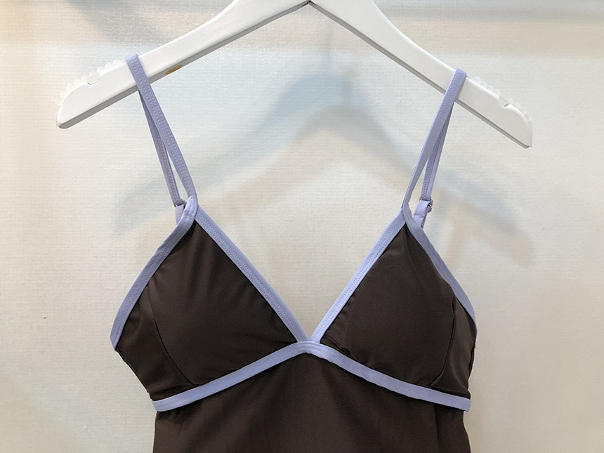 <b><p>Color line piece swimsuit Resnt Look sm Sple</p></b><b><p>配色 ライン ワンピース 水着 弾力性のある 薄い見える シンプルなパターン ユニーク</p></b><br /><br /><p align='center'>