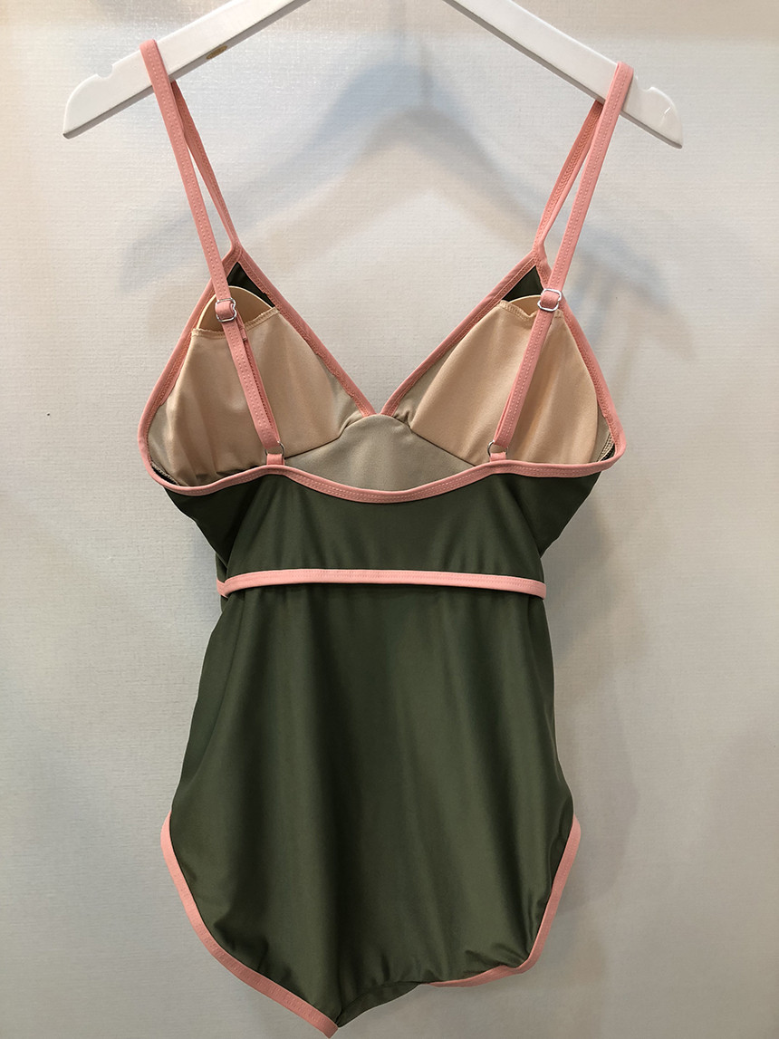 <b><p>Color line piece swimsuit Resnt Look sm Sple</p></b><b><p>配色 ライン ワンピース 水着 弾力性のある 薄い見える シンプルなパターン ユニーク</p></b><br /><br /><p align='center'>