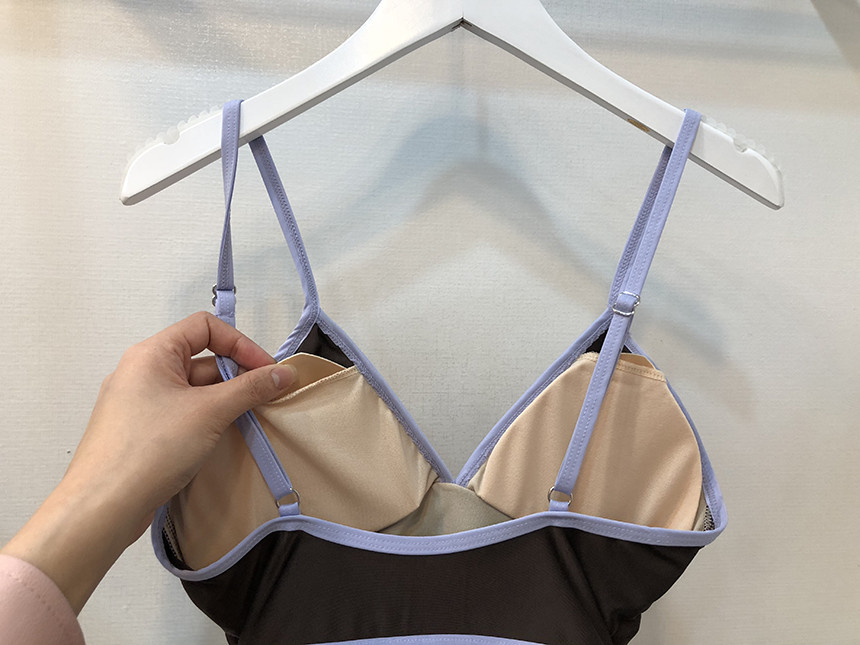 <b><p>Color line piece swimsuit Resnt Look sm Sple</p></b><b><p>配色 ライン ワンピース 水着 弾力性のある 薄い見える シンプルなパターン ユニーク</p></b><br /><br /><p align='center'>