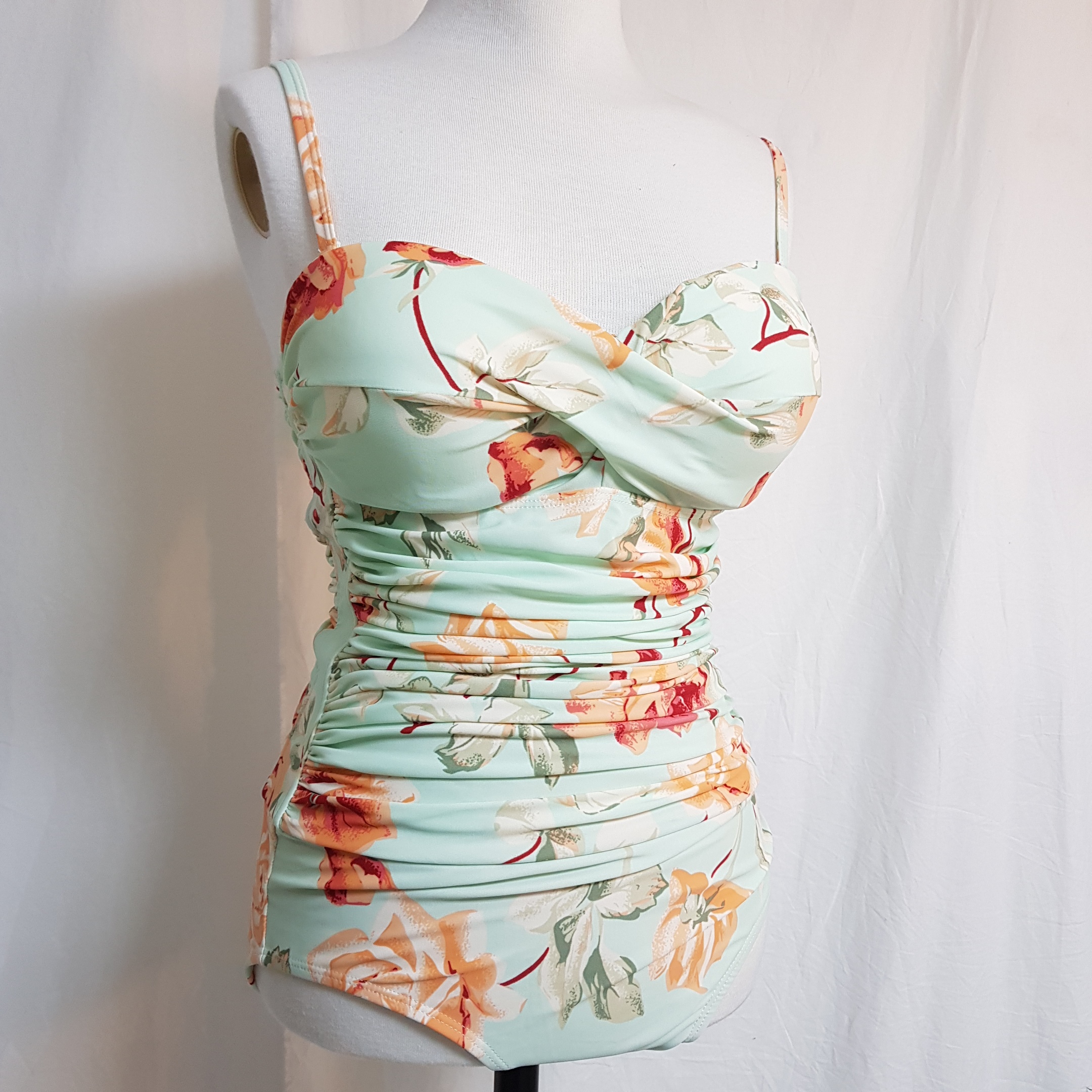 <b><p>wire Shring Monoki A clean ra Bch Lo Coordi</p></b><b><p>ワイヤー シャーリング モノキニ 清純な非 ビーチルックコーディネート 女性ビスタこと</p></b><br /><br /><p align='center'>