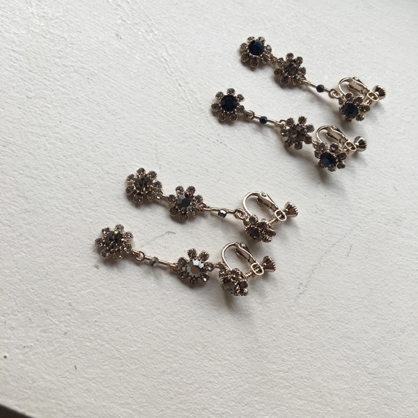 <b><p>Possible eaves door flower Antique Drop Earrings</p></b><b><p>グィチ可能 ドア フラワー アンティーク ドロップイヤリング 2 色 派手な 結婚式</p></b><br /><br /><p align='center'>