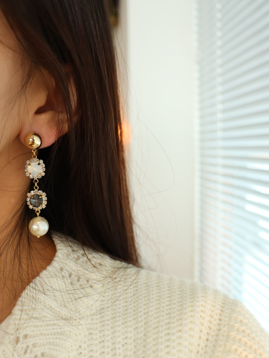 <b><p>Bello earring W-dressed Bold Luxuous acco</p></b><b><p>ベロ イヤリング ワンピースによく似合う ボールドた 高級感のあるアクセサリー ファッショナブルなス</p></b><br /><br /><p align='center'>
