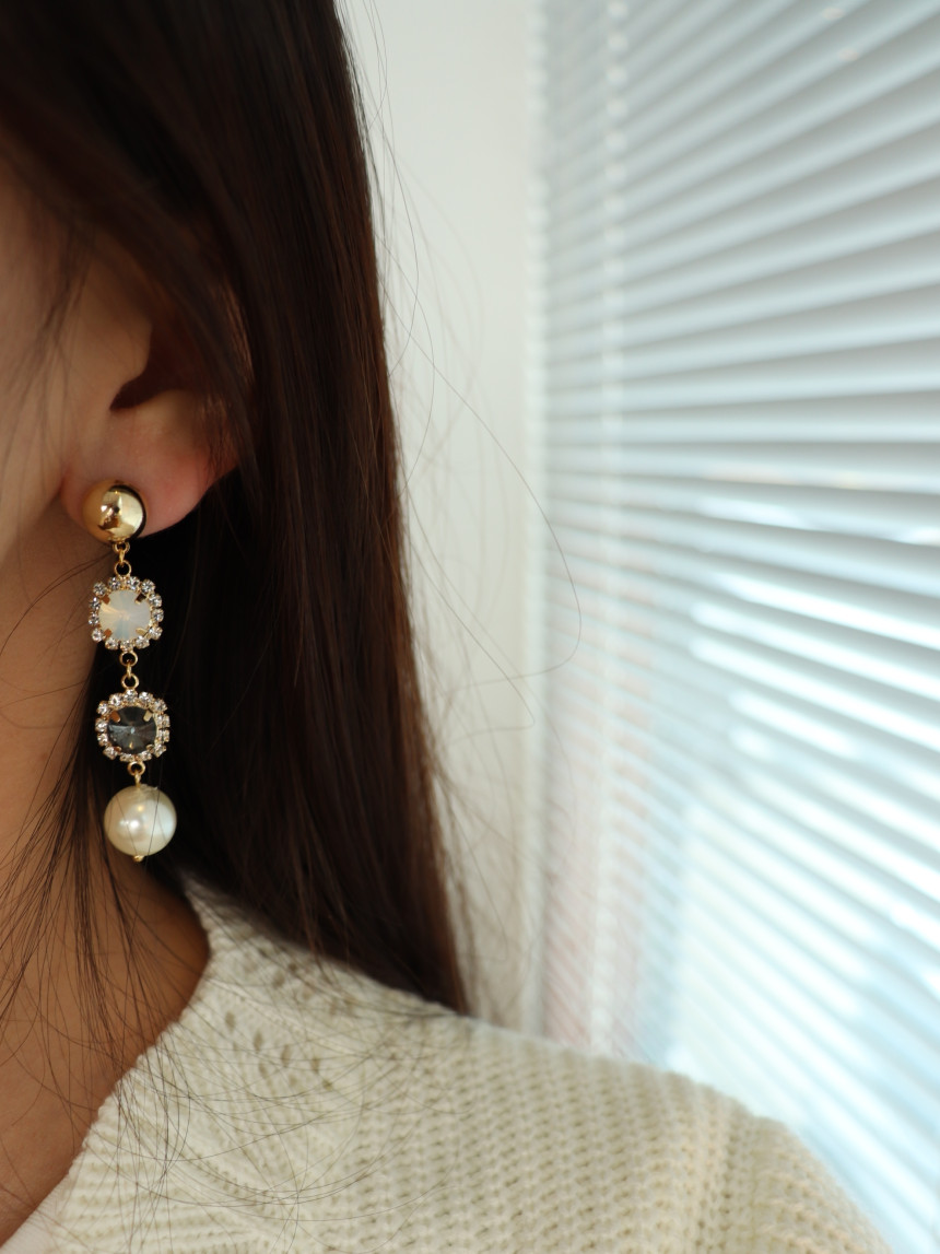 <b><p>Bello earring W-dressed Bold Luxuous acco</p></b><b><p>ベロ イヤリング ワンピースによく似合う ボールドた 高級感のあるアクセサリー ファッショナブルなス</p></b><br /><br /><p align='center'>