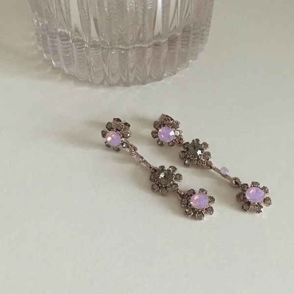 <b><p>Possible eaves door flower Antique Drop Earrings</p></b><b><p>グィチ可能 ドア フラワー アンティーク ドロップイヤリング 2 色 派手な 結婚式</p></b><br /><br /><p align='center'>