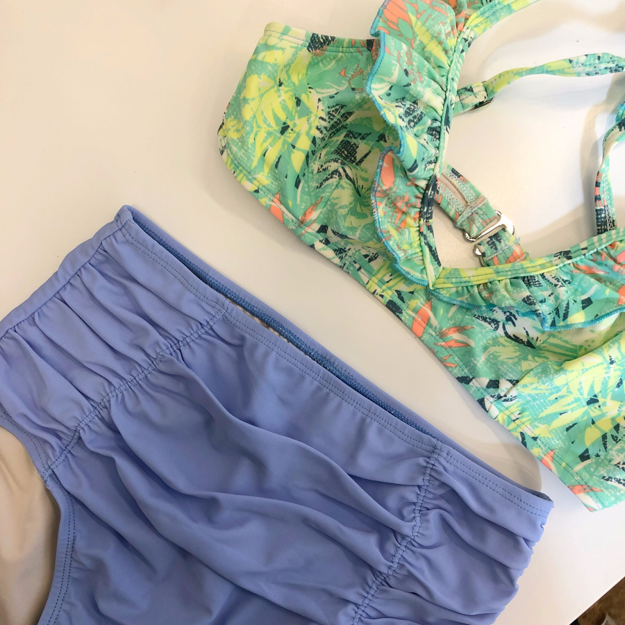 <b><p>Frill High waist bikini Twenties wom Wongp</p></b><b><p>フリル ハイウエスト ビキニ 20代の女性 ワンポン 体型カバー 新婚旅行 シャーリング</p></b><br /><br /><p align='center'>