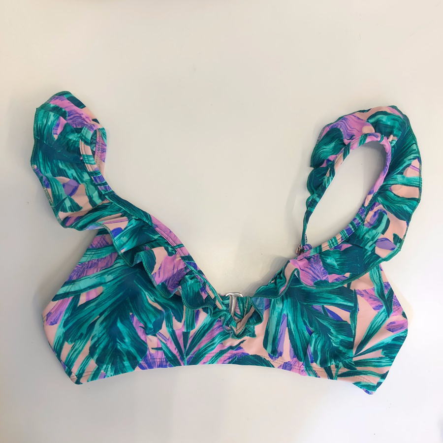 <b><p>Frill High waist bikini Twenties wom Wongp</p></b><b><p>フリル ハイウエスト ビキニ 20代の女性 ワンポン 体型カバー 新婚旅行 シャーリング</p></b><br /><br /><p align='center'>