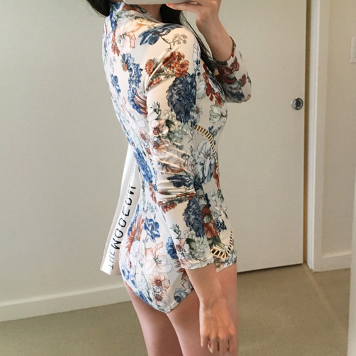 <b><p>Zimmer Flow Rash Guard Sw suit Monokini Beach</p></b><b><p>ジマーフラワー ジップアップラッシュガード スイムスーツ モノキニ ビーチ水着 きれいなワンピース</p></b><br /><br /><p align='center'>