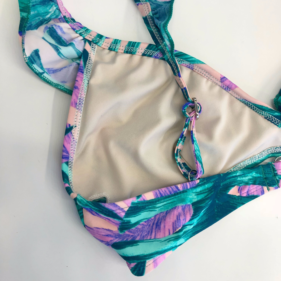 <b><p>Frill High waist bikini Twenties wom Wongp</p></b><b><p>フリル ハイウエスト ビキニ 20代の女性 ワンポン 体型カバー 新婚旅行 シャーリング</p></b><br /><br /><p align='center'>