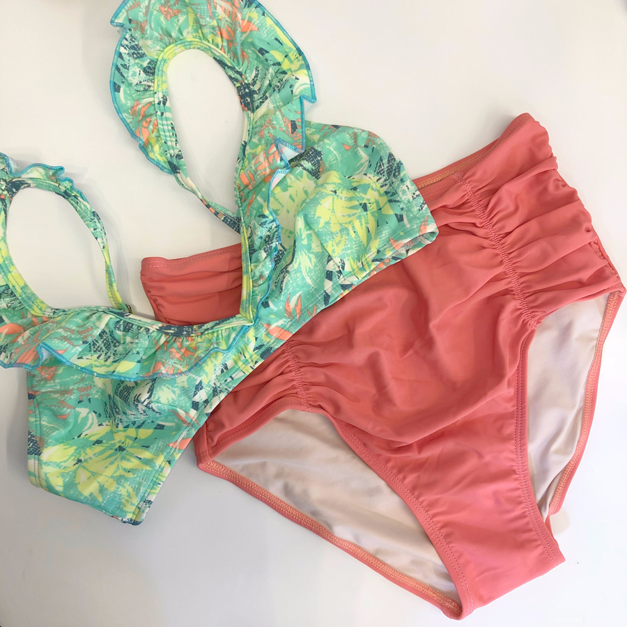 <b><p>Frill High waist bikini Twenties wom Wongp</p></b><b><p>フリル ハイウエスト ビキニ 20代の女性 ワンポン 体型カバー 新婚旅行 シャーリング</p></b><br /><br /><p align='center'>