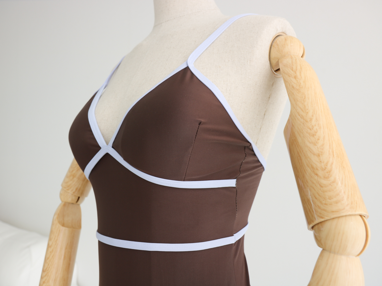 <b><p>Retro line piece swimsuit Monoki Sexy Bee</p></b><b><p>レトロ ライン ワンピース 水着 モノキニ セクシー非 スイムスーツ 豪華な 配色</p></b><br /><br /><p align='center'>