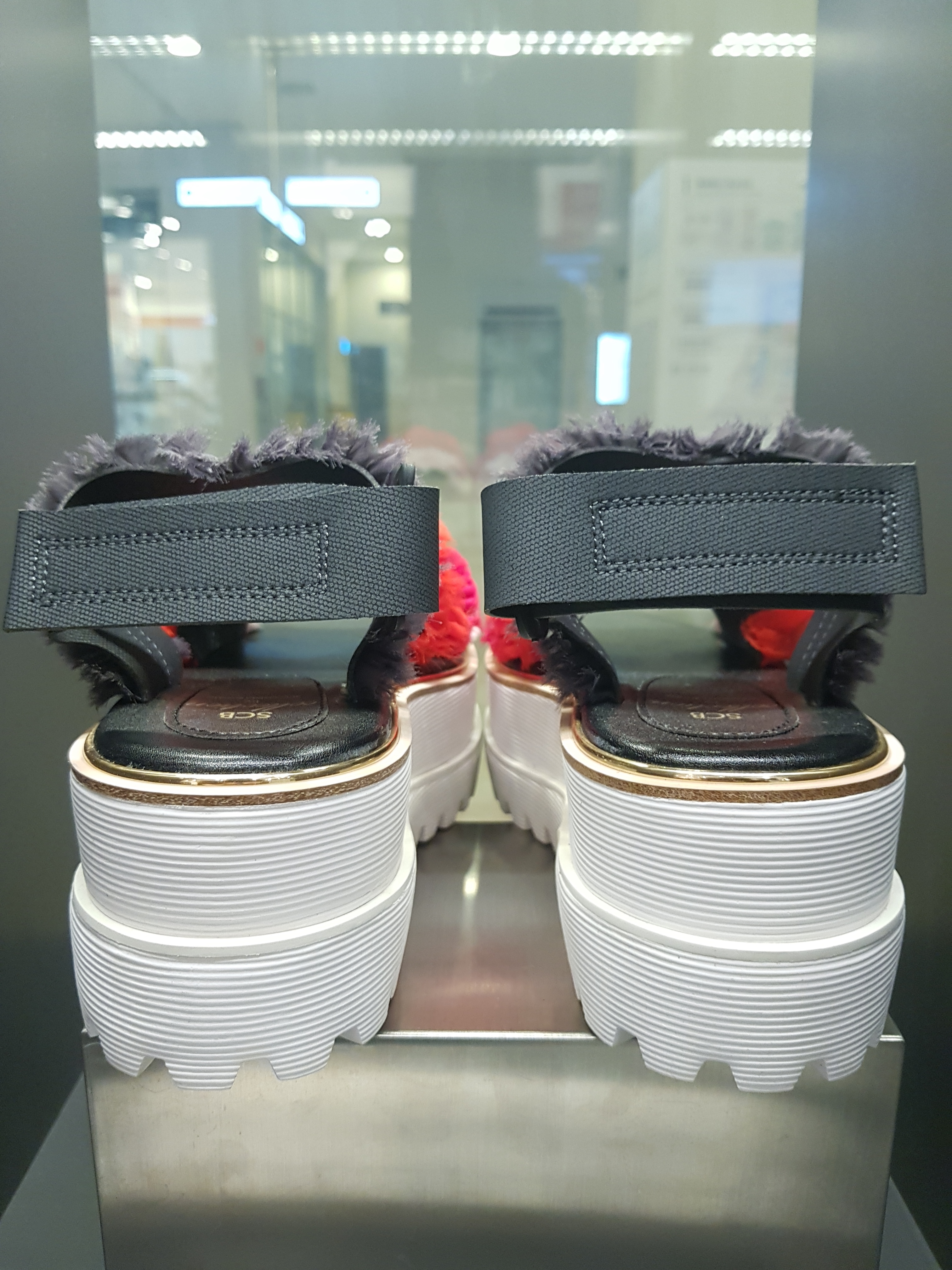 <b><p>Shu Comma Bonnie Can Kg sdal DG2BM17038RED</p></b><b><p>シューコンマみる カンカン2 サンダル DG2BM17038RED かわいい ラブリーな</p></b><br /><br /><p align='center'>