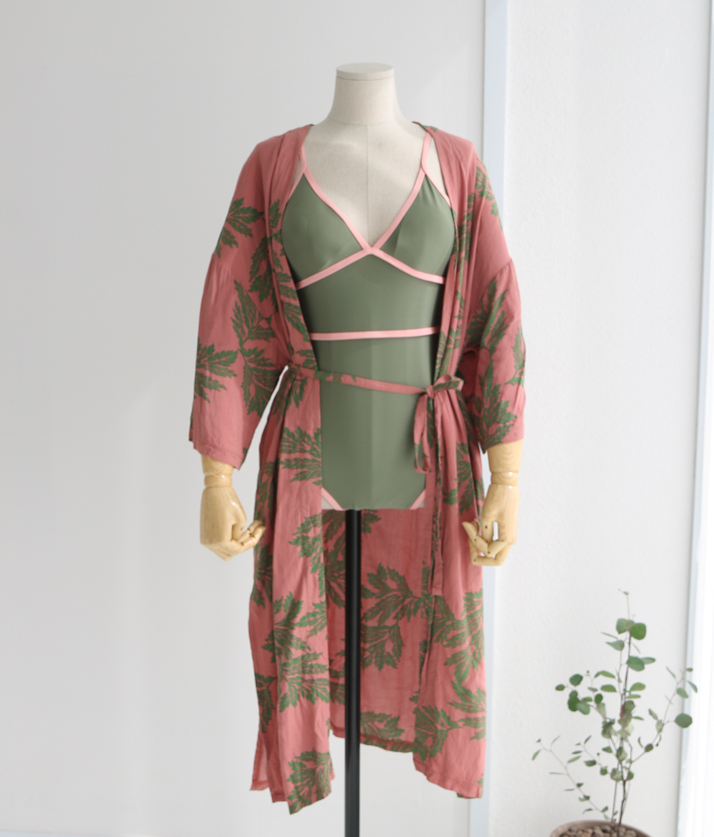 <b><p>Retro line piece swimsuit Monoki Sexy Bee</p></b><b><p>レトロ ライン ワンピース 水着 モノキニ セクシー非 スイムスーツ 豪華な 配色</p></b><br /><br /><p align='center'>