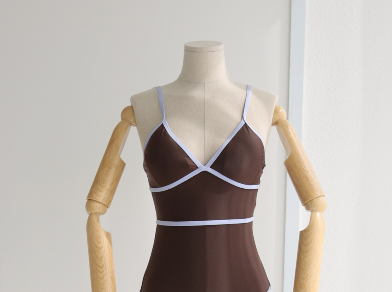 <b><p>Retro line piece swimsuit Monoki Sexy Bee</p></b><b><p>レトロ ライン ワンピース 水着 モノキニ セクシー非 スイムスーツ 豪華な 配色</p></b><br /><br /><p align='center'>