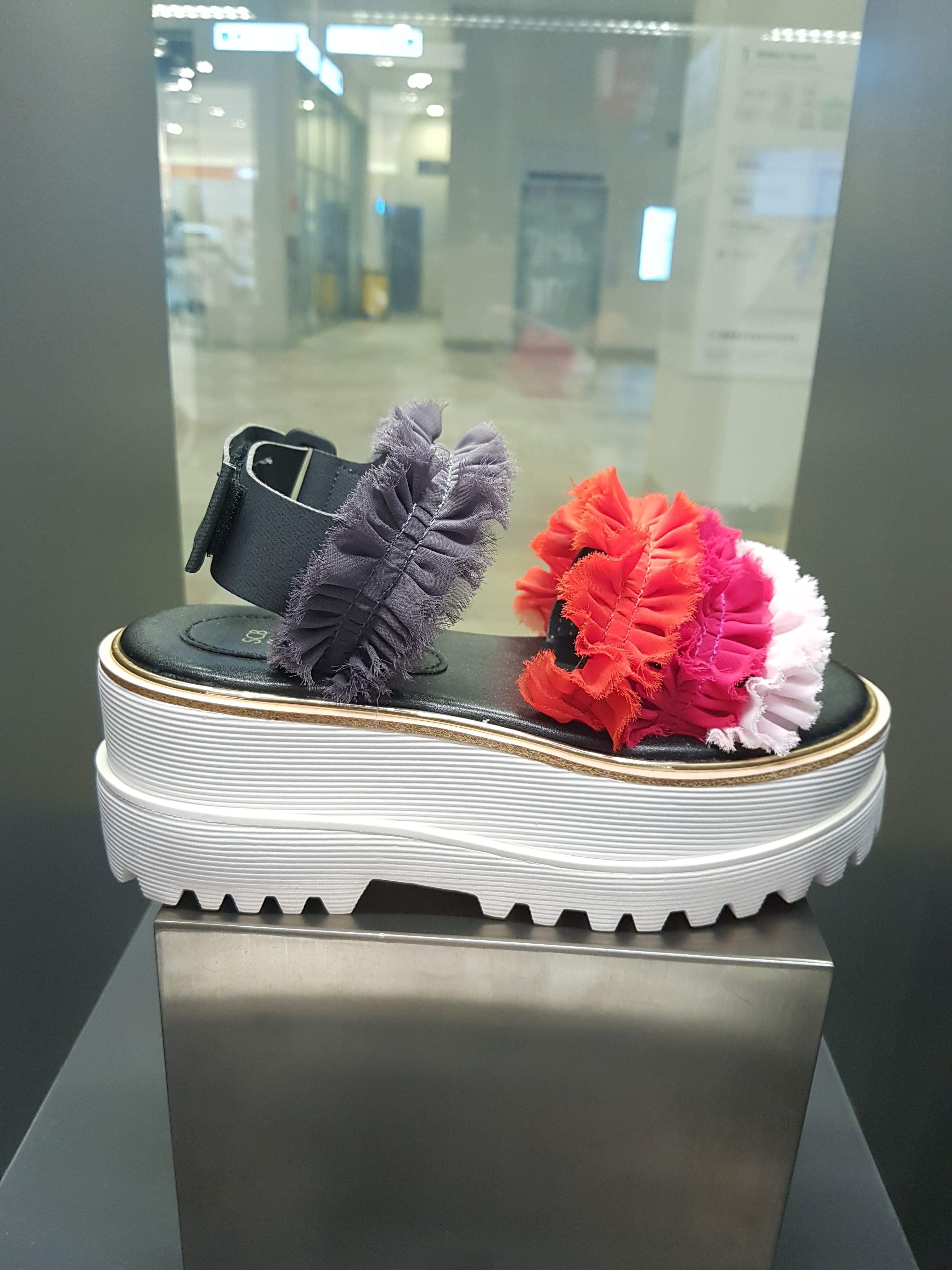 <b><p>Shu Comma Bonnie Can Kg sdal DG2BM17038RED</p></b><b><p>シューコンマみる カンカン2 サンダル DG2BM17038RED かわいい ラブリーな</p></b><br /><br /><p align='center'>