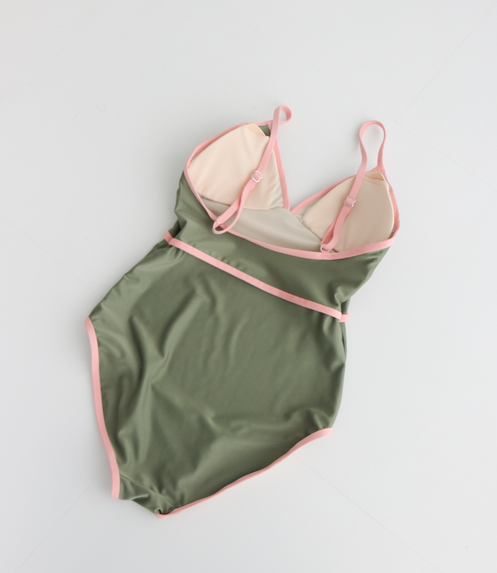 <b><p>Retro line piece swimsuit Monoki Sexy Bee</p></b><b><p>レトロ ライン ワンピース 水着 モノキニ セクシー非 スイムスーツ 豪華な 配色</p></b><br /><br /><p align='center'>