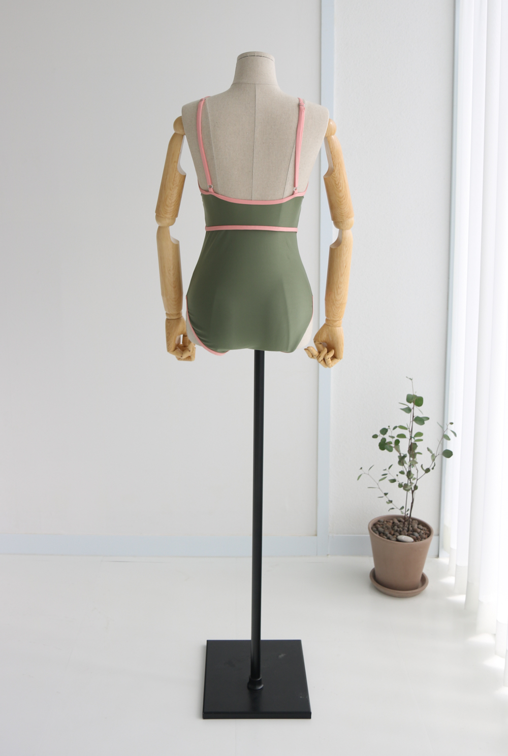 <b><p>Retro line piece swimsuit Monoki Sexy Bee</p></b><b><p>レトロ ライン ワンピース 水着 モノキニ セクシー非 スイムスーツ 豪華な 配色</p></b><br /><br /><p align='center'>