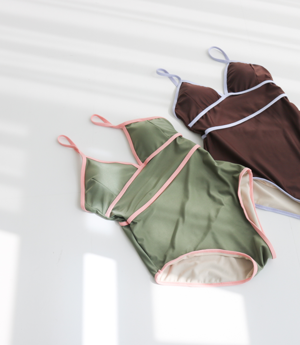 <b><p>Retro line piece swimsuit Monoki Sexy Bee</p></b><b><p>レトロ ライン ワンピース 水着 モノキニ セクシー非 スイムスーツ 豪華な 配色</p></b><br /><br /><p align='center'>