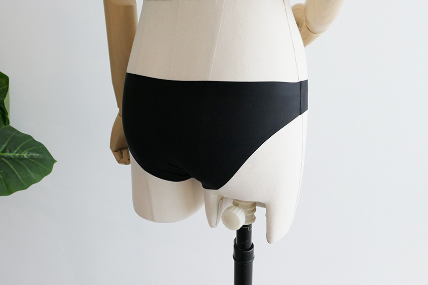 <b><p>female Yellow basic Inner panties swimsuit</p></b><b><p>女性 ノライン 基本 ナーパンツ 水着 ヌーディー 無縫製 ビキニボトム 三角の</p></b><br /><br /><p align='center'>