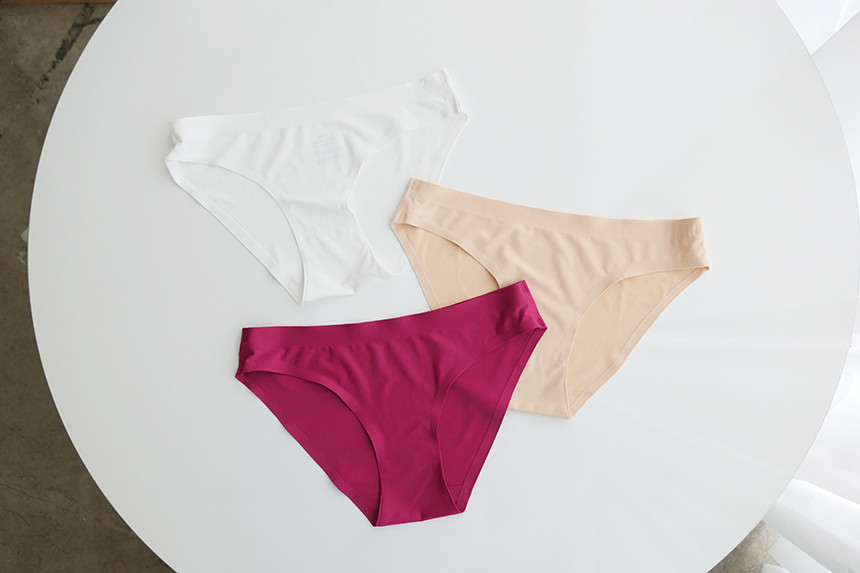 <b><p>female Yellow basic Inner panties swimsuit</p></b><b><p>女性 ノライン 基本 ナーパンツ 水着 ヌーディー 無縫製 ビキニボトム 三角の</p></b><br /><br /><p align='center'>