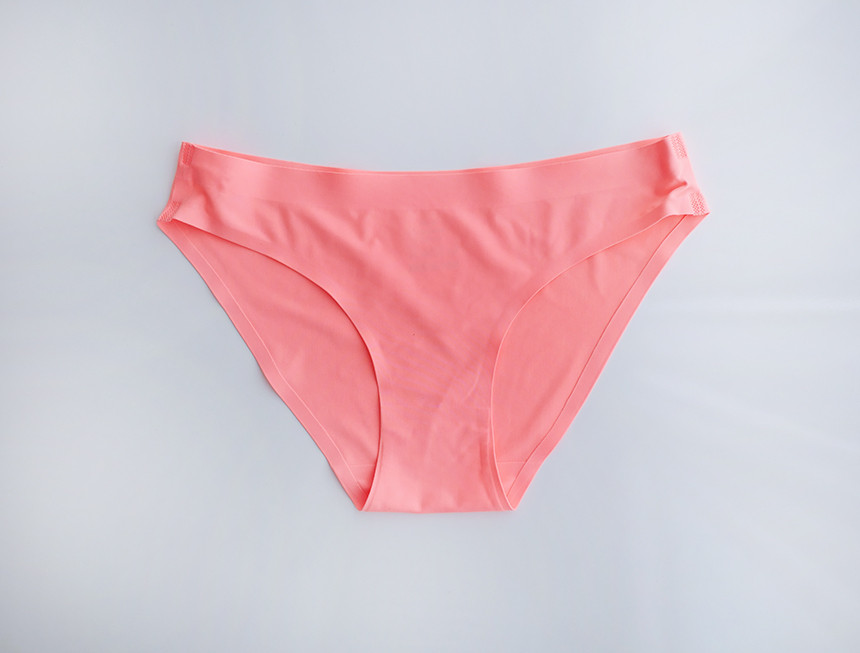 <b><p>female Yellow basic Inner panties swimsuit</p></b><b><p>女性 ノライン 基本 ナーパンツ 水着 ヌーディー 無縫製 ビキニボトム 三角の</p></b><br /><br /><p align='center'>