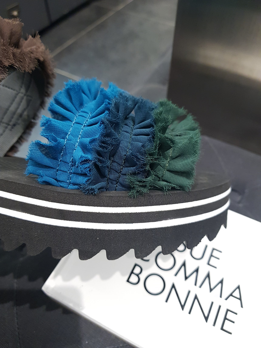 <b><p>Shu Comma Bonnie Can Kg sl Green DG2BM17034GRN</p></b><b><p>シューコンマみる カンカン2 サンダル グリーン DG2BM17034GRN かわいい</p></b><br /><br /><p align='center'>