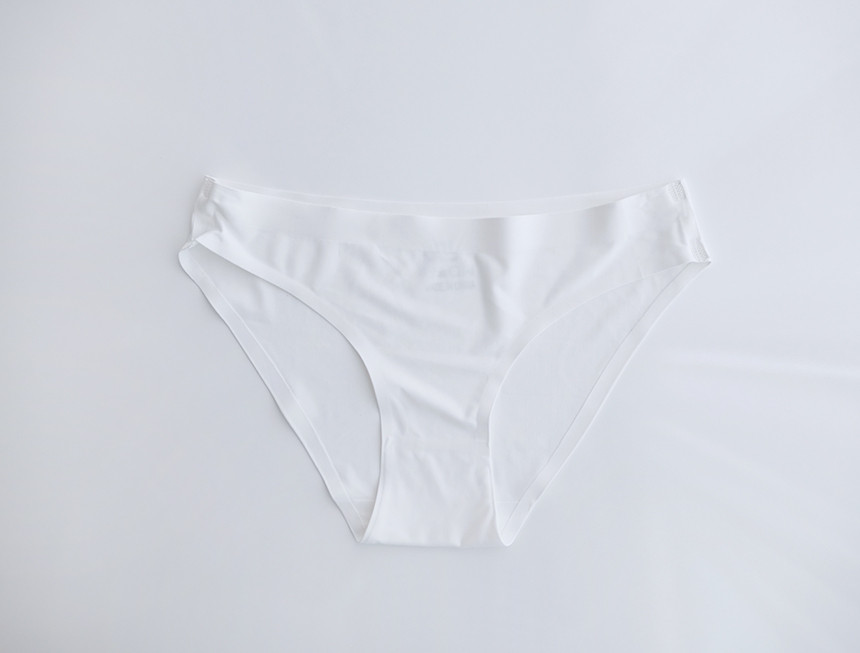 <b><p>female Yellow basic Inner panties swimsuit</p></b><b><p>女性 ノライン 基本 ナーパンツ 水着 ヌーディー 無縫製 ビキニボトム 三角の</p></b><br /><br /><p align='center'>