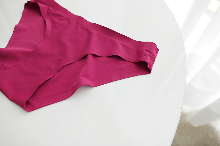 <b><p>female Yellow basic Inner panties swimsuit</p></b><b><p>女性 ノライン 基本 ナーパンツ 水着 ヌーディー 無縫製 ビキニボトム 三角の</p></b><br /><br /><p align='center'>