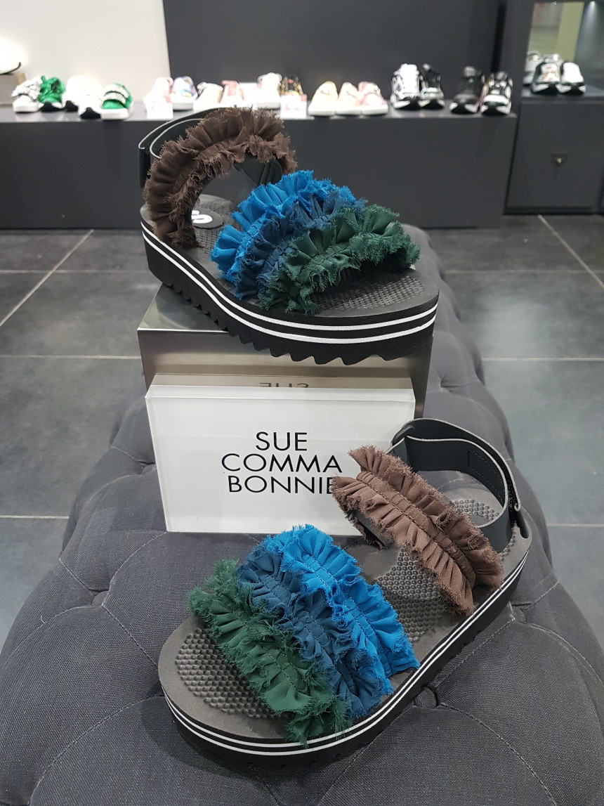 <b><p>Shu Comma Bonnie Can Kg sl Green DG2BM17034GRN</p></b><b><p>シューコンマみる カンカン2 サンダル グリーン DG2BM17034GRN かわいい</p></b><br /><br /><p align='center'>