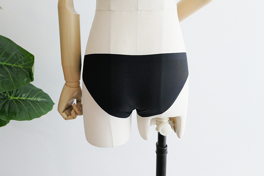 <b><p>female Yellow basic Inner panties swimsuit</p></b><b><p>女性 ノライン 基本 ナーパンツ 水着 ヌーディー 無縫製 ビキニボトム 三角の</p></b><br /><br /><p align='center'>