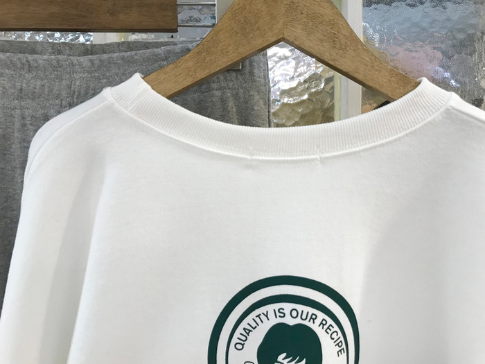 <b><p>Wendy Boxed T-sht Basic degn Color appeal</p></b><b><p>ウェンディ ボックスTシャツ ベーシなデザイン カラー感が引き立つ 大学生デイリール</p></b><br /><br /><p align='center'>